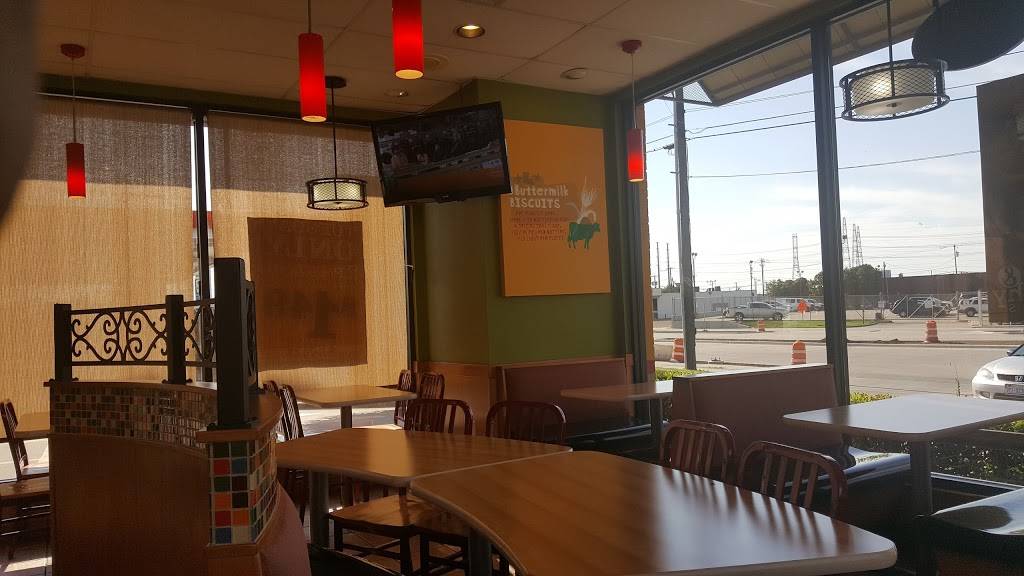 Popeyes Louisiana Kitchen | restaurant | 212 Continental Ave, Dallas, TX 75207, USA | 2147417478 OR +1 214-741-7478