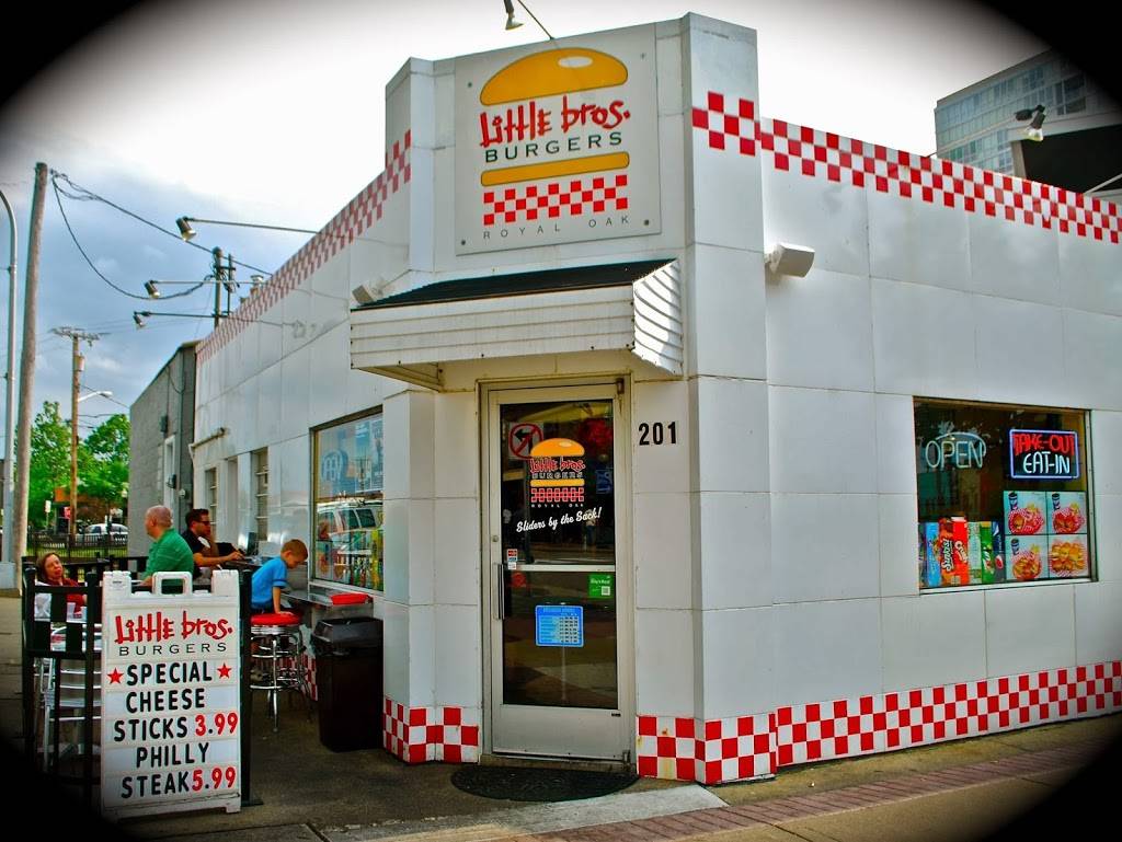 Little Brothers Burgers | restaurant | 201 W 4th St, Royal Oak, MI 48067, USA | 2484144541 OR +1 248-414-4541