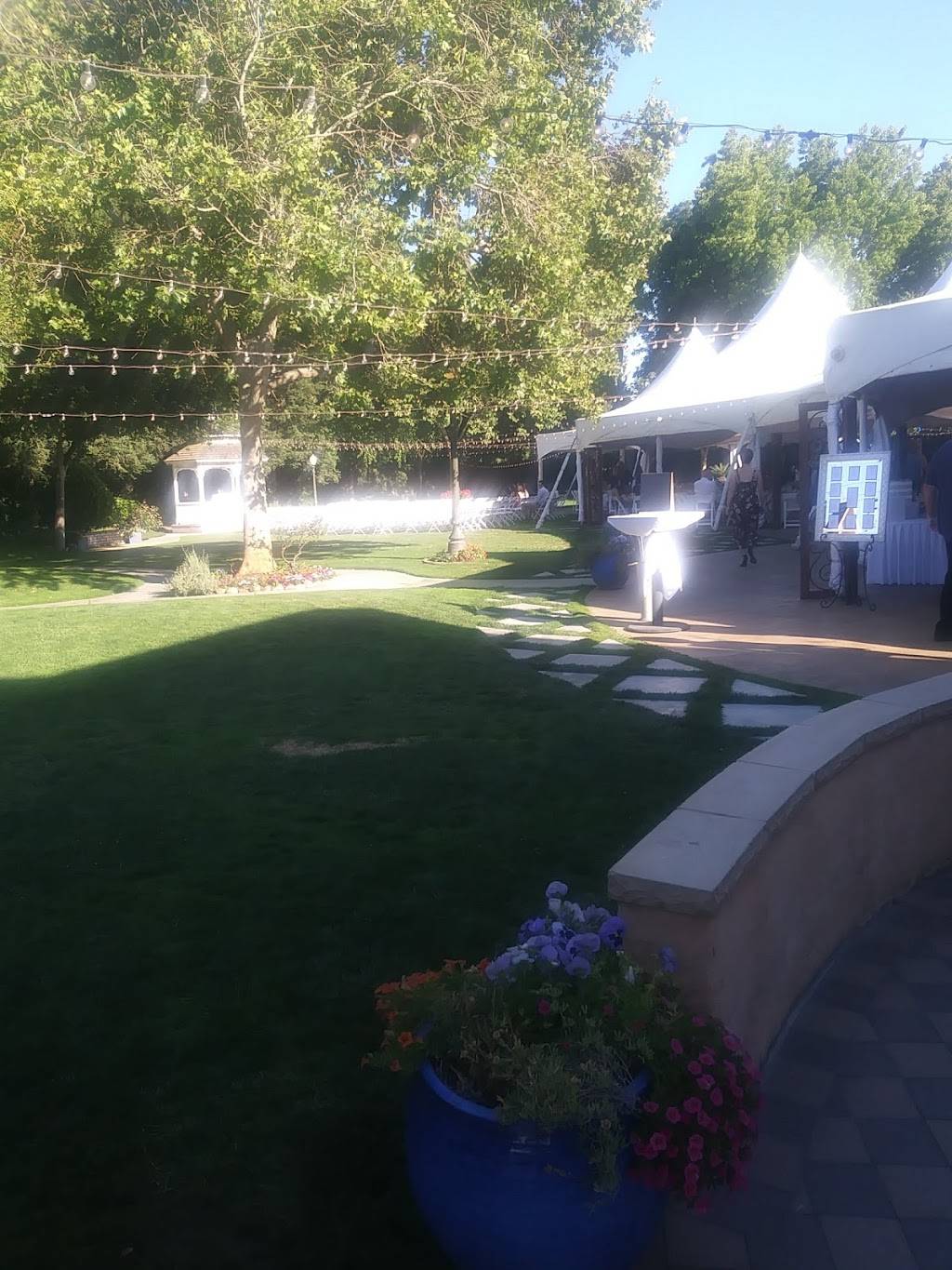 Vintage Gardens | restaurant | 4342 Dale Rd, Modesto, CA 95356, USA | 2095459232 OR +1 209-545-9232