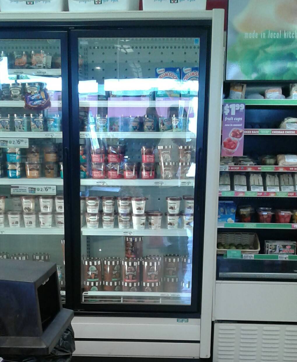 7-Eleven | bakery | 1425 Solano St, Corning, CA 96021, USA | 5308242711 OR +1 530-824-2711