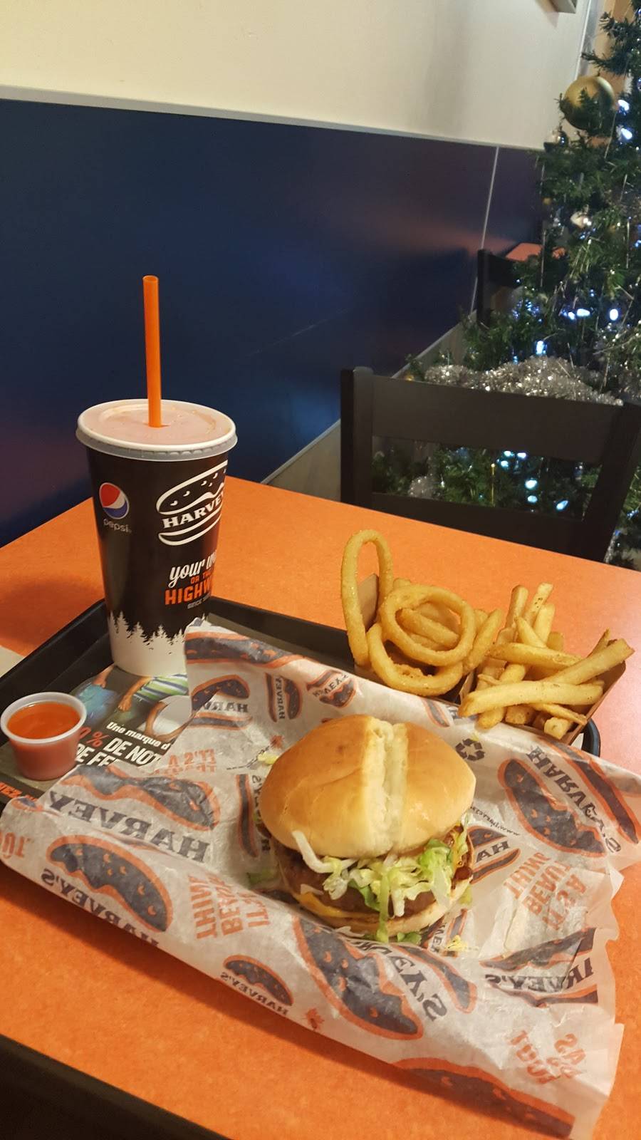 Harveys | restaurant | 14855 Boul de Pierrefonds, Pierrefonds, QC H9H 4M5, Canada | 5146961788 OR +1 514-696-1788