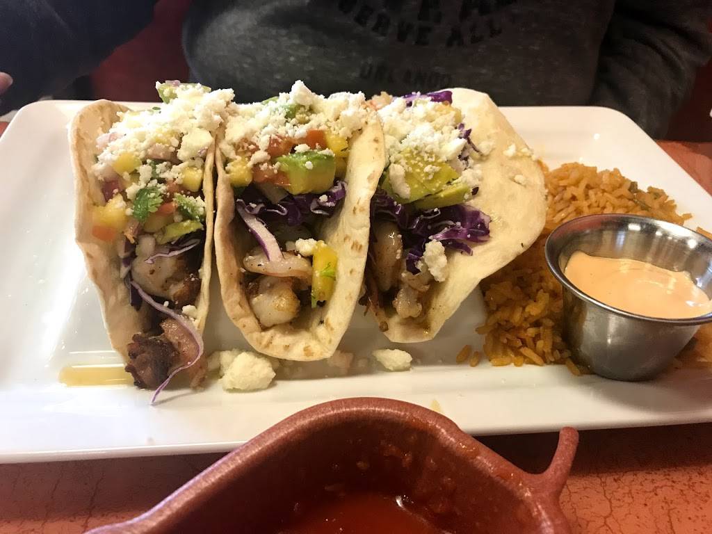 Old Mexico | restaurant | 11884 Velp Ave, Suamico, WI 54313, USA | 9206342260 OR +1 920-634-2260