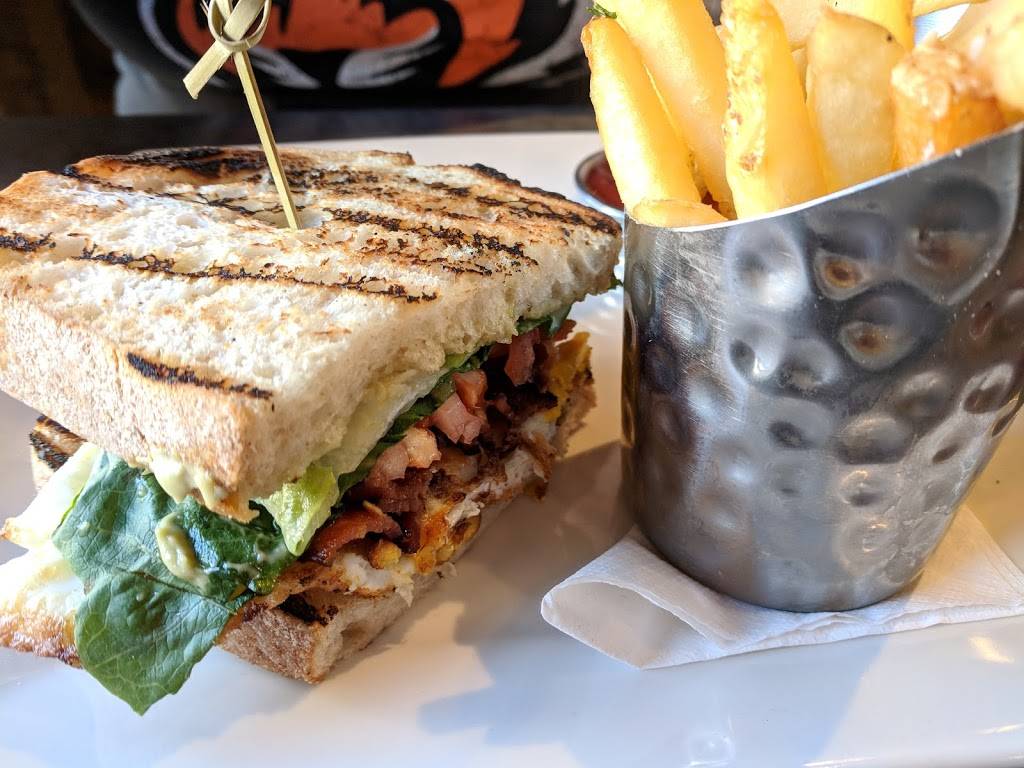 NAPA Kitchen + Bar Montgomery | restaurant | 9386 Montgomery Rd, Montgomery, OH 45242, USA | 5137459568 OR +1 513-745-9568