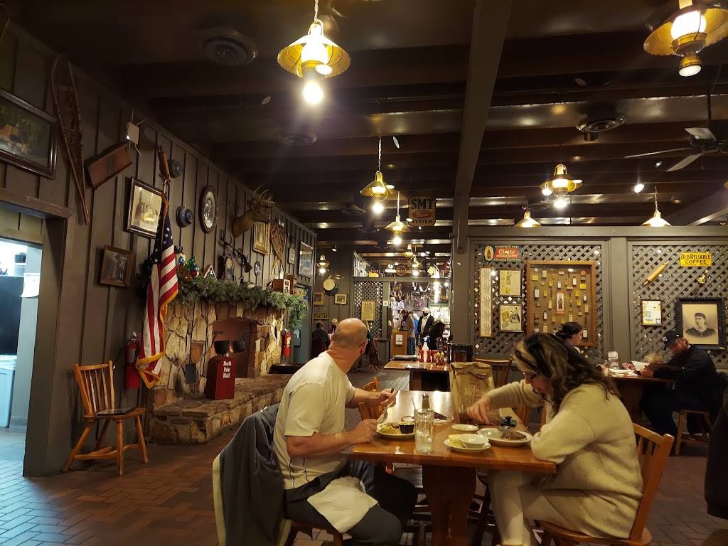 Cracker Barrel Old Country Store | restaurant | 3765 State Hwy 76, Branson, MO 65616, USA | 4173353003 OR +1 417-335-3003