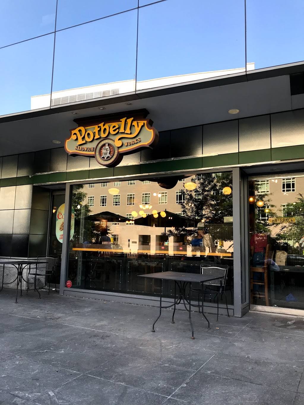 Potbelly Sandwich Shop | restaurant | 409 3rd St SW, Washington, DC 20024, USA | 2028633965 OR +1 202-863-3965