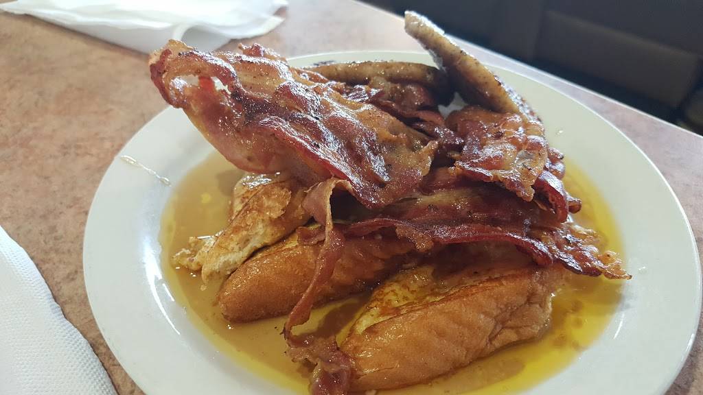 Shoneys Emporia | restaurant | 1201 W Atlantic St, Emporia, VA 23847, USA | 4346344199 OR +1 434-634-4199