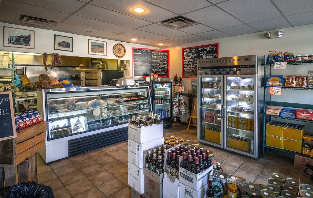 Piccolo Market | meal takeaway | 70 Whittier Hwy, Moultonborough, NH 03254, USA | 6032535128 OR +1 603-253-5128