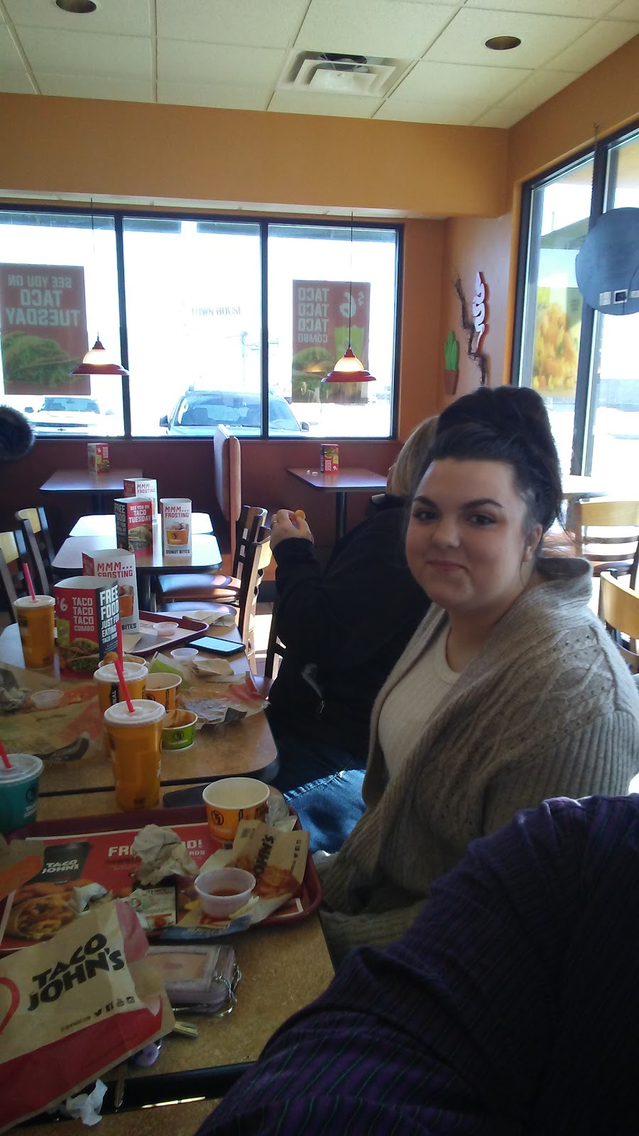 Taco Johns | restaurant | 2111 27th St, Sioux City, IA 51104, USA | 7122558709 OR +1 712-255-8709