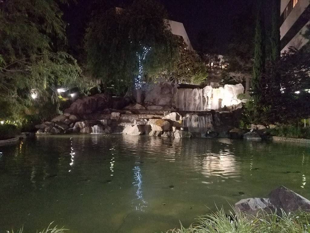 Wateridge | restaurant | 5161 W Slauson Ave, Los Angeles, CA 90056, USA | 3232949444 OR +1 323-294-9444