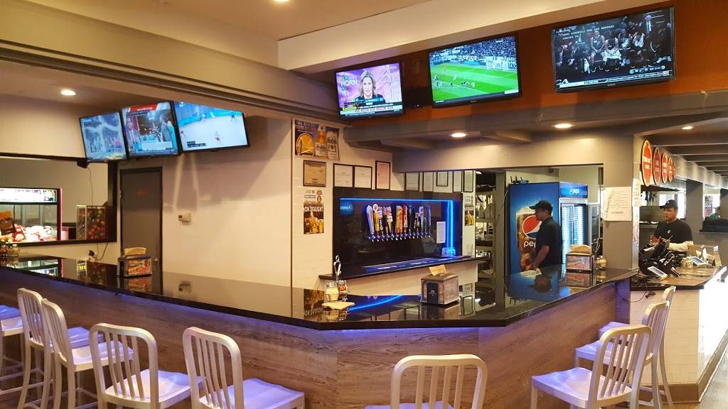 Round Table Pizza | meal delivery | 22457 Foothill Blvd, Hayward, CA 94541, USA | 5105817777 OR +1 510-581-7777