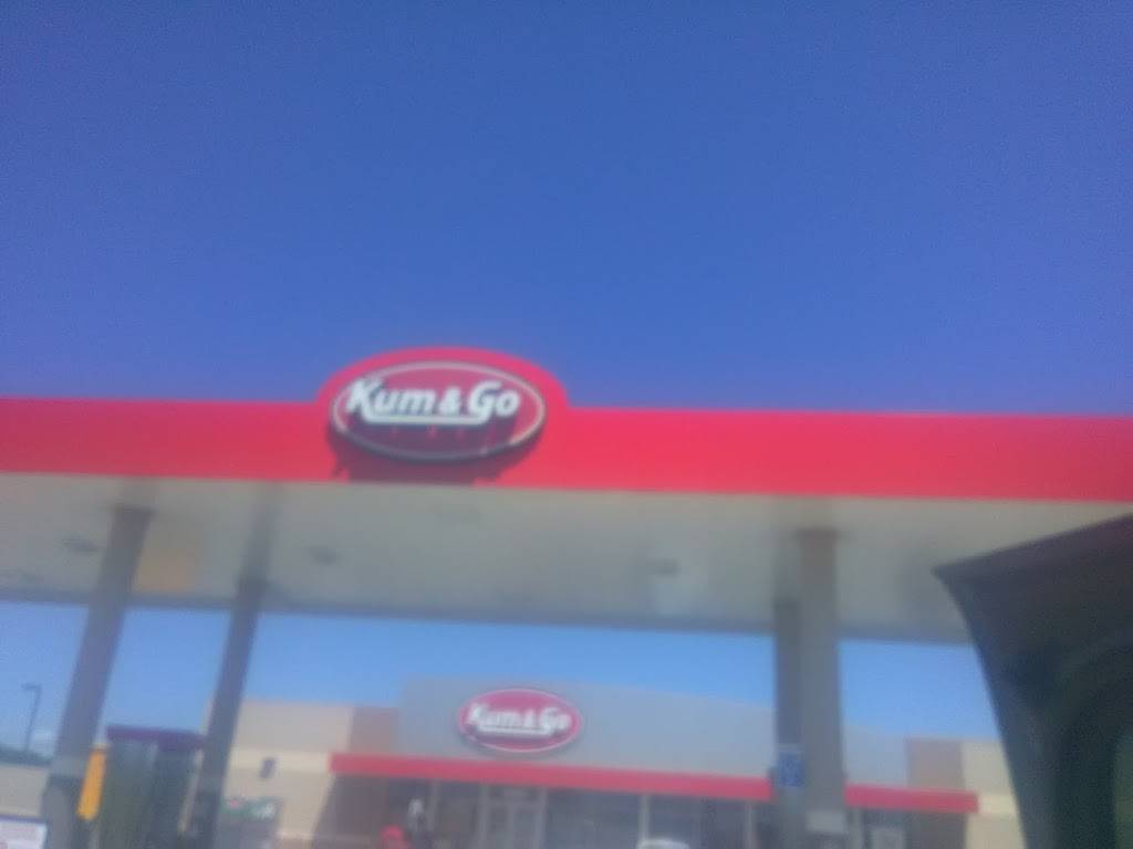 Kum & Go | meal takeaway | 11989 Hickman Rd, Urbandale, IA 50323, USA | 5153316591 OR +1 515-331-6591