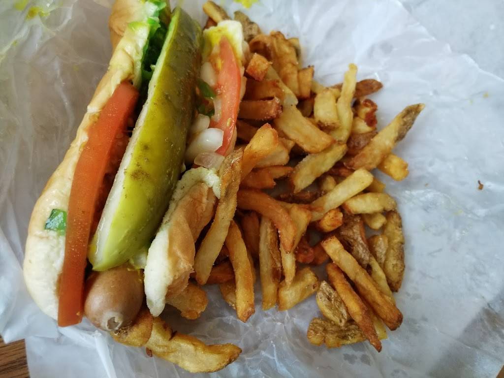 Frannies Beef & Catering | restaurant | 4304 River Rd, Schiller Park, IL 60176, USA | 8476787771 OR +1 847-678-7771