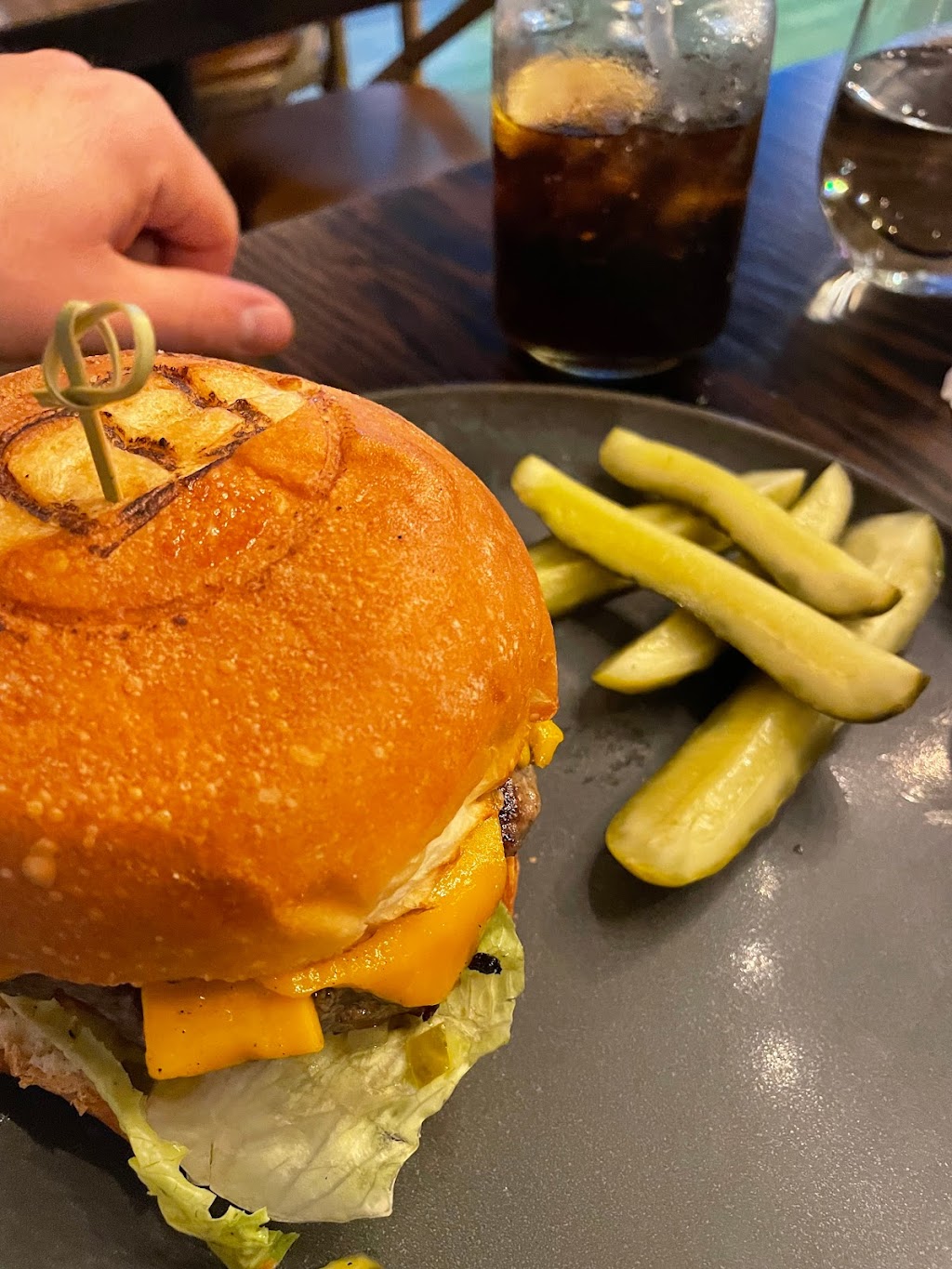 Barbacoa Artisanal Burger House | restaurant | 142 Spruce St, Cedarhurst, NY 11516, USA | 5162401622 OR +1 516-240-1622