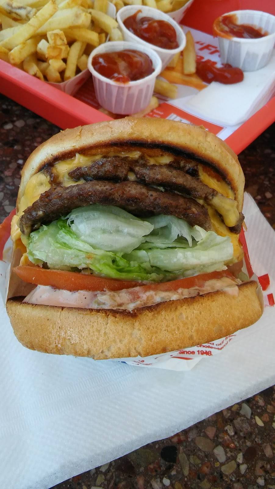 In-N-Out Burger | restaurant | 331 Railroad Canyon Rd, Lake Elsinore, CA 92532, USA | 8007861000 OR +1 800-786-1000