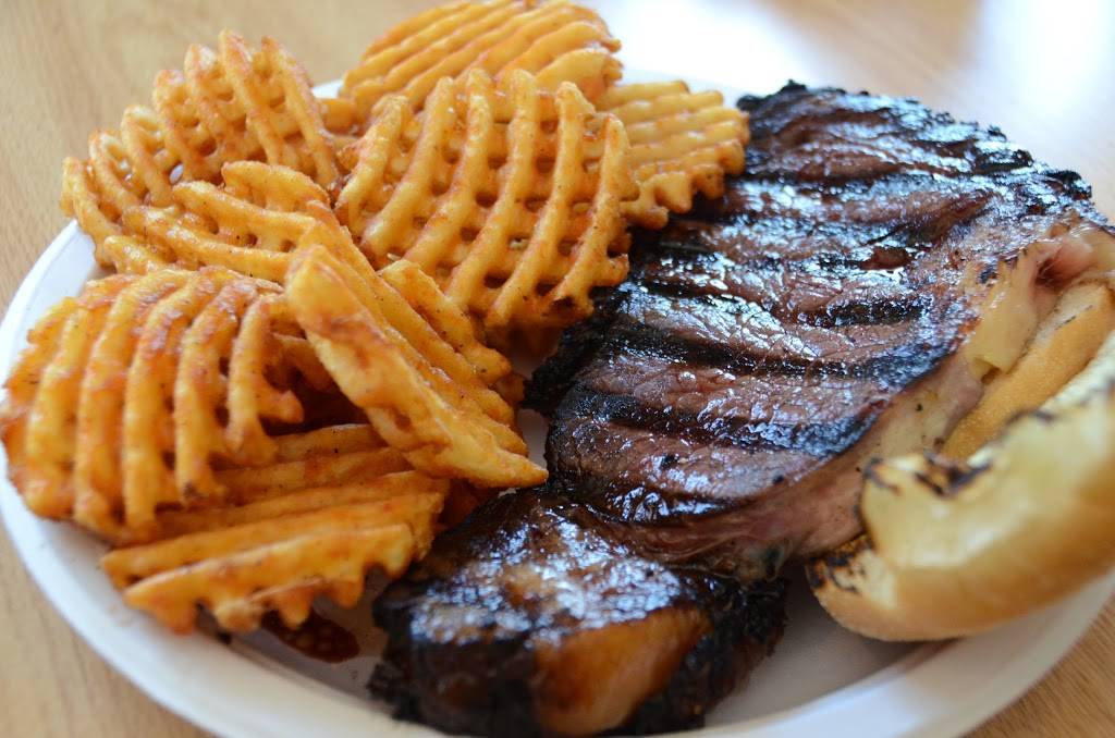 Woodeyes Bar and Grill | restaurant | 700 W Main St, Winneconne, WI 54986, USA | 9205824887 OR +1 920-582-4887