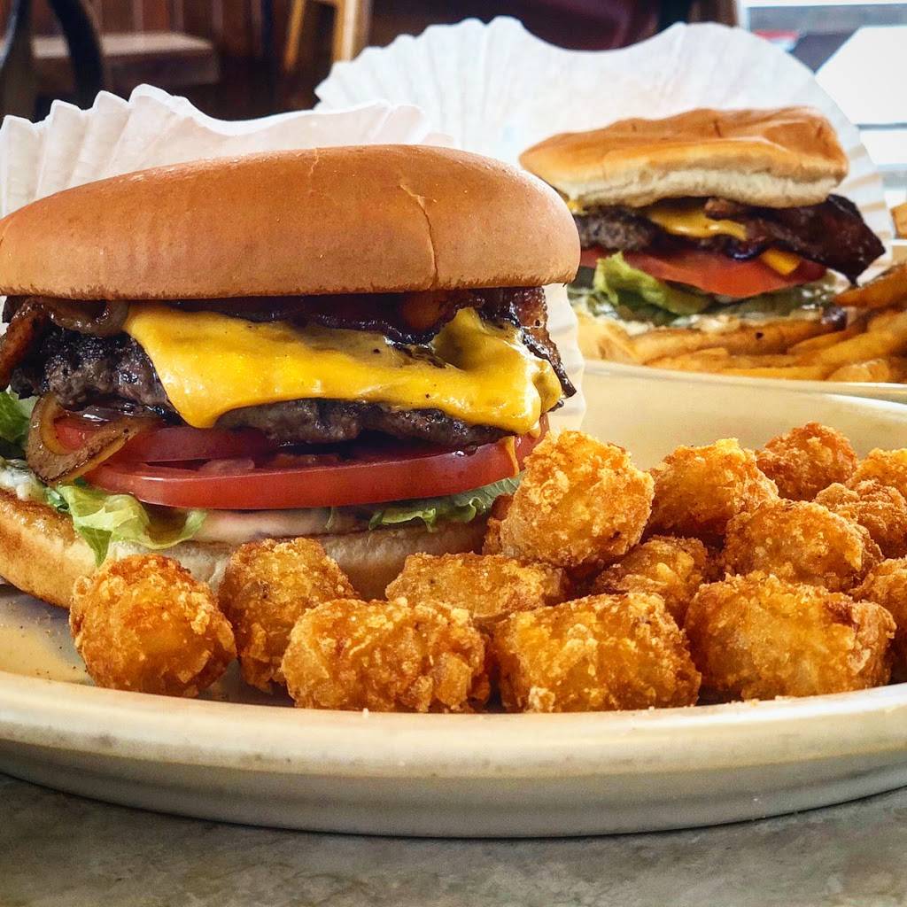 Bill & Beas Drive In | restaurant | 1215 Harrison Ave, Centralia, WA 98531, USA | 3607366697 OR +1 360-736-6697