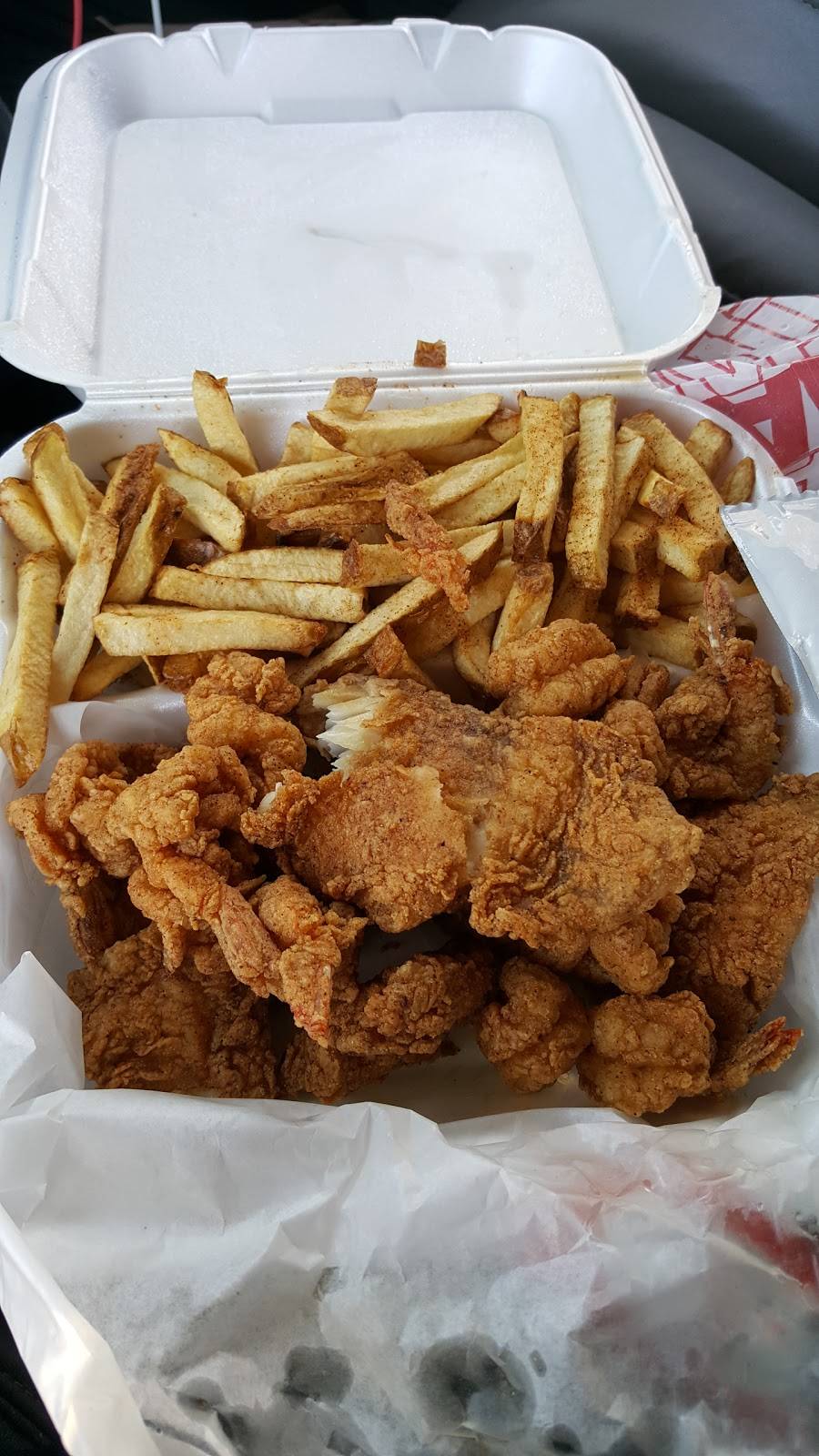 Dock & Carry Seafood | restaurant | 1026 W Century Blvd, Los Angeles, CA 90044, USA | 3237569415 OR +1 323-756-9415