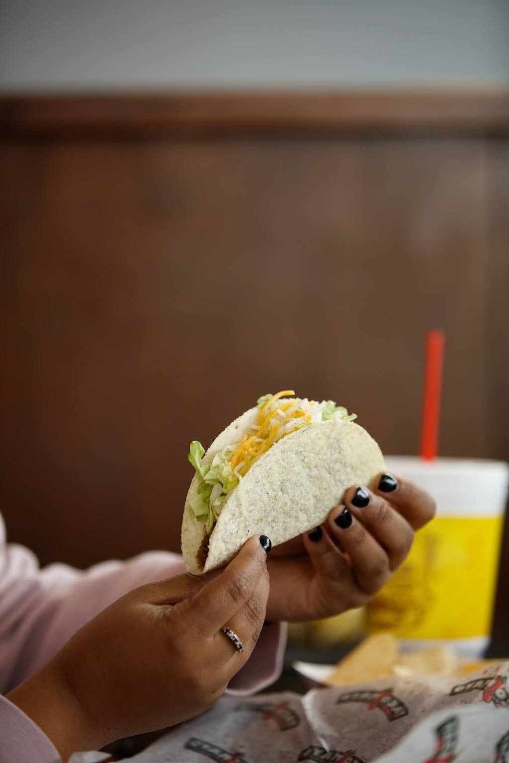 Taco Mayo | restaurant | 425 S Utica Ave, Tulsa, OK 74104, USA | 9185837554 OR +1 918-583-7554