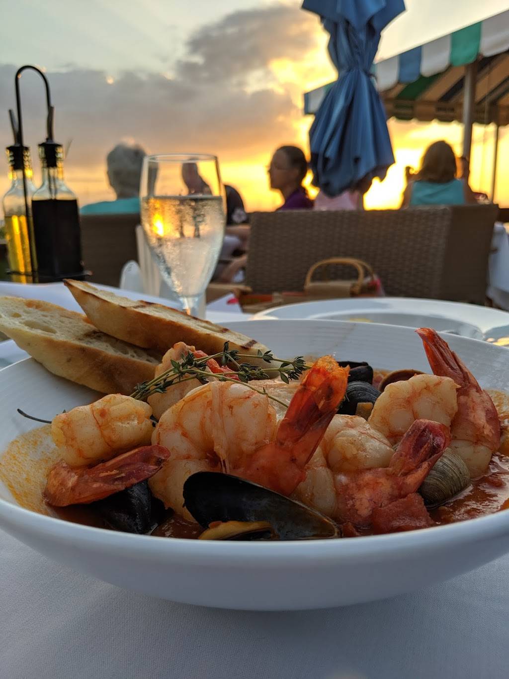 HBs on the Gulf at The Naples Beach Hotel | restaurant | 851 Gulf Shore Blvd N, Naples, FL 34102, USA | 2394354347 OR +1 239-435-4347