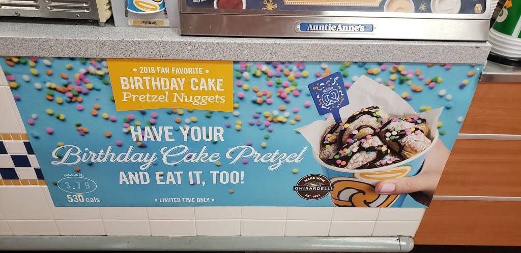 Auntie Annes | bakery | 800 Commons Dr, Oxford, PA 19363, USA | 6109981860 OR +1 610-998-1860