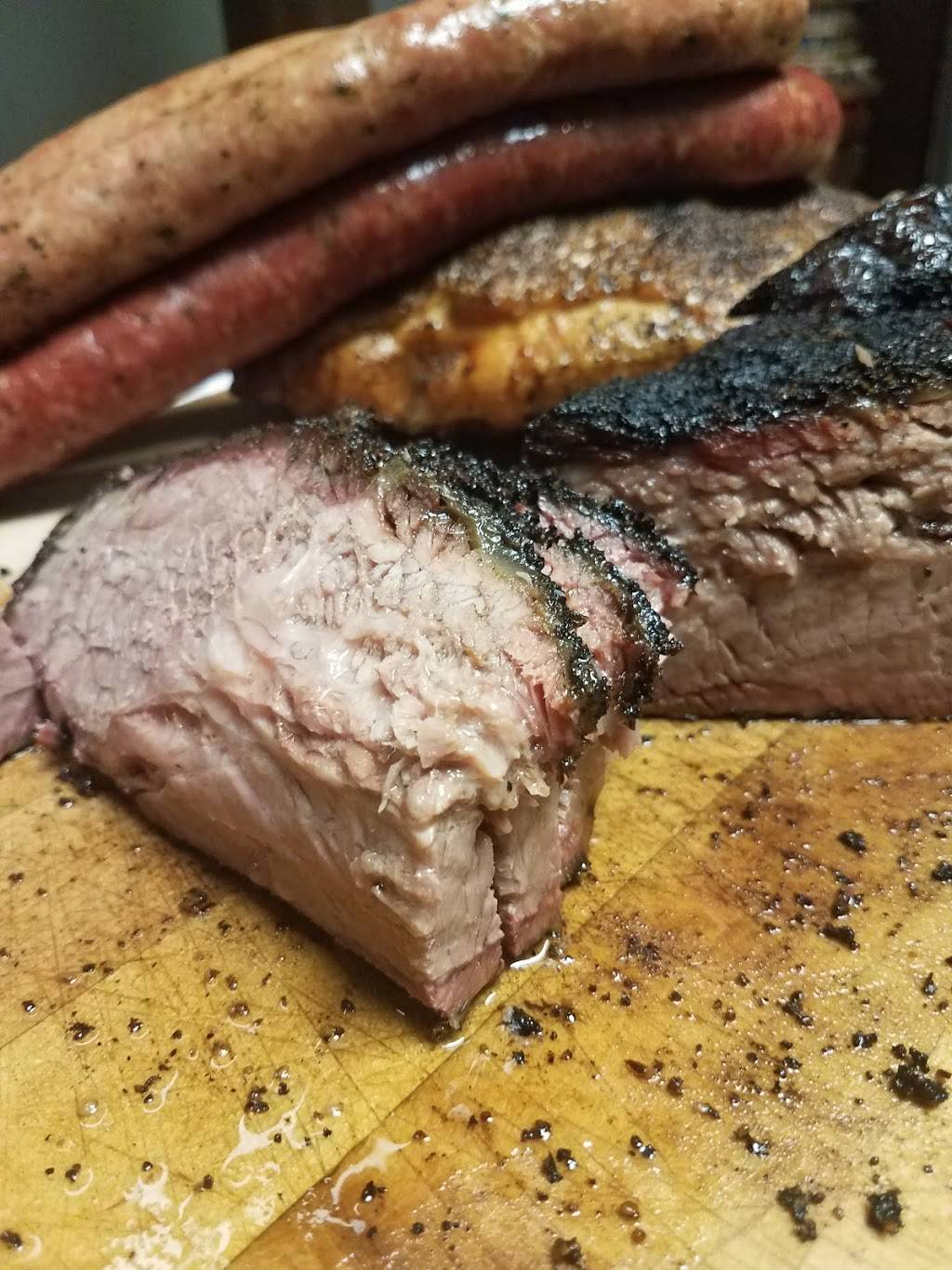 Luckys Lodge | restaurant | 2024 Rusk St, Houston, TX 77003, USA | 7133606040 OR +1 713-360-6040