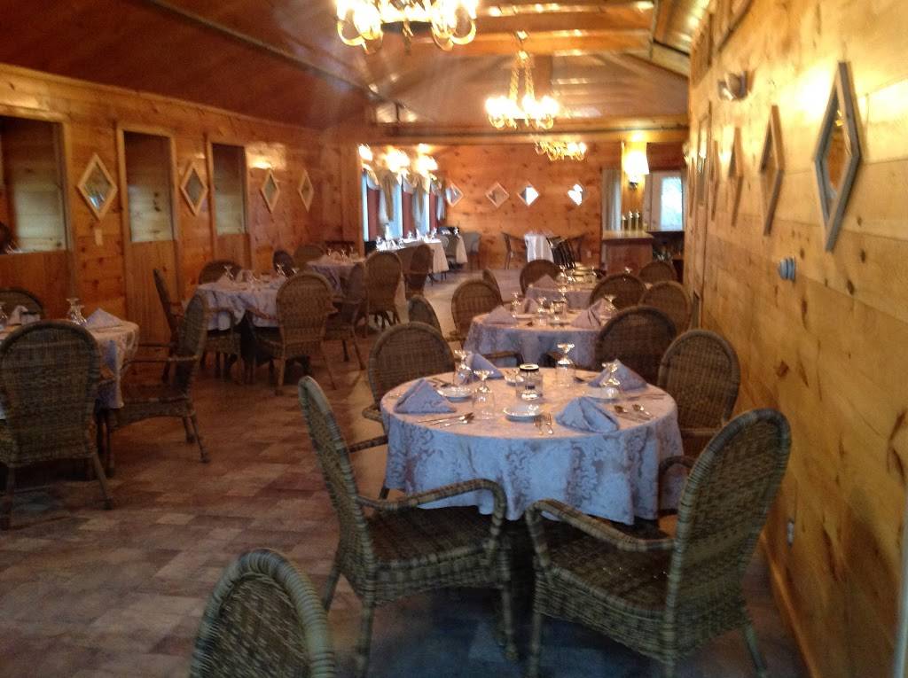 Carriage House Cafe | restaurant | 1523 Federal Rd, Livermore, ME 04253, USA | 2078975880 OR +1 207-897-5880