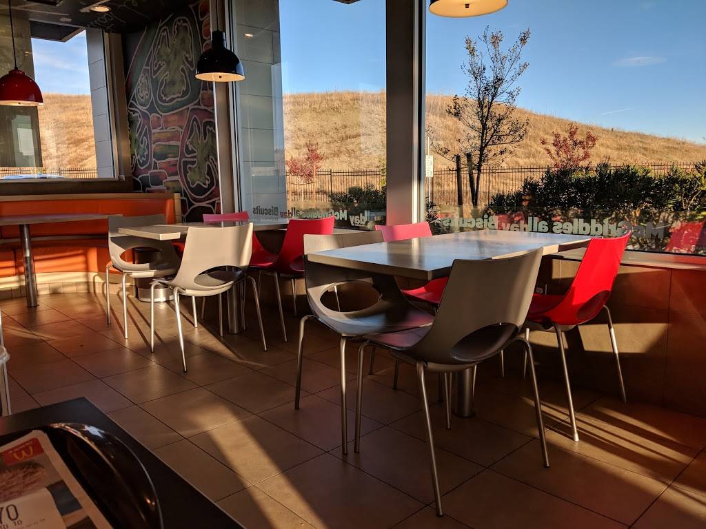 McDonalds | cafe | 3500 Nelson Rd, Fairfield, CA 94533, USA | 7074264734 OR +1 707-426-4734