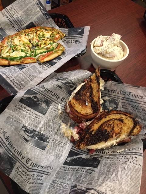 Monarch Cafe | restaurant | 208 W Howry Ave, DeLand, FL 32720, USA | 3868732117 OR +1 386-873-2117