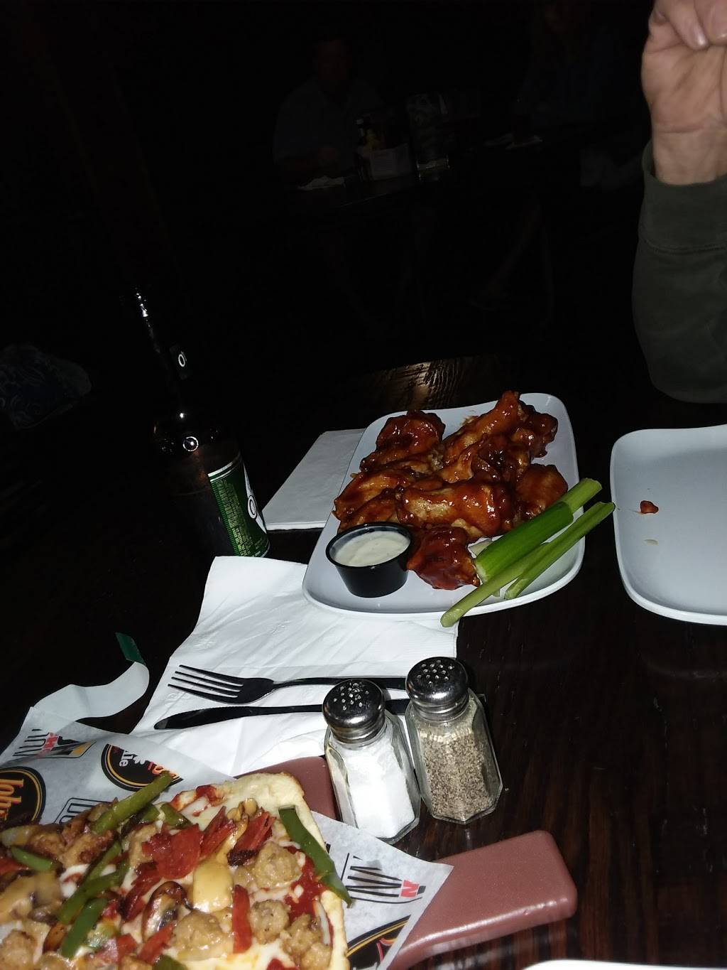 Johnny Js Pub & Grille, Strongsville | restaurant | 15323 Pearl Rd, Strongsville, OH 44136, USA | 4402686848 OR +1 440-268-6848