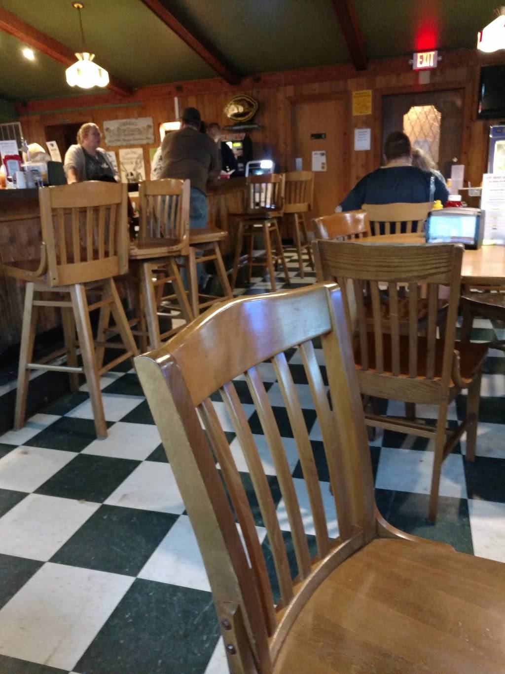 Herings Towne Inn | restaurant | 124 W Rockwell St, Jefferson, WI 53549, USA | 9206742547 OR +1 920-674-2547