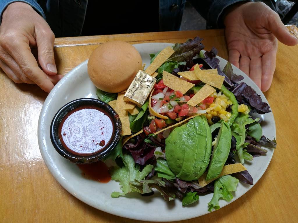 Washington Square Bar & Grill | restaurant | 4736 Washington Ave, White Bear Lake, MN 55110, USA | 6514077162 OR +1 651-407-7162