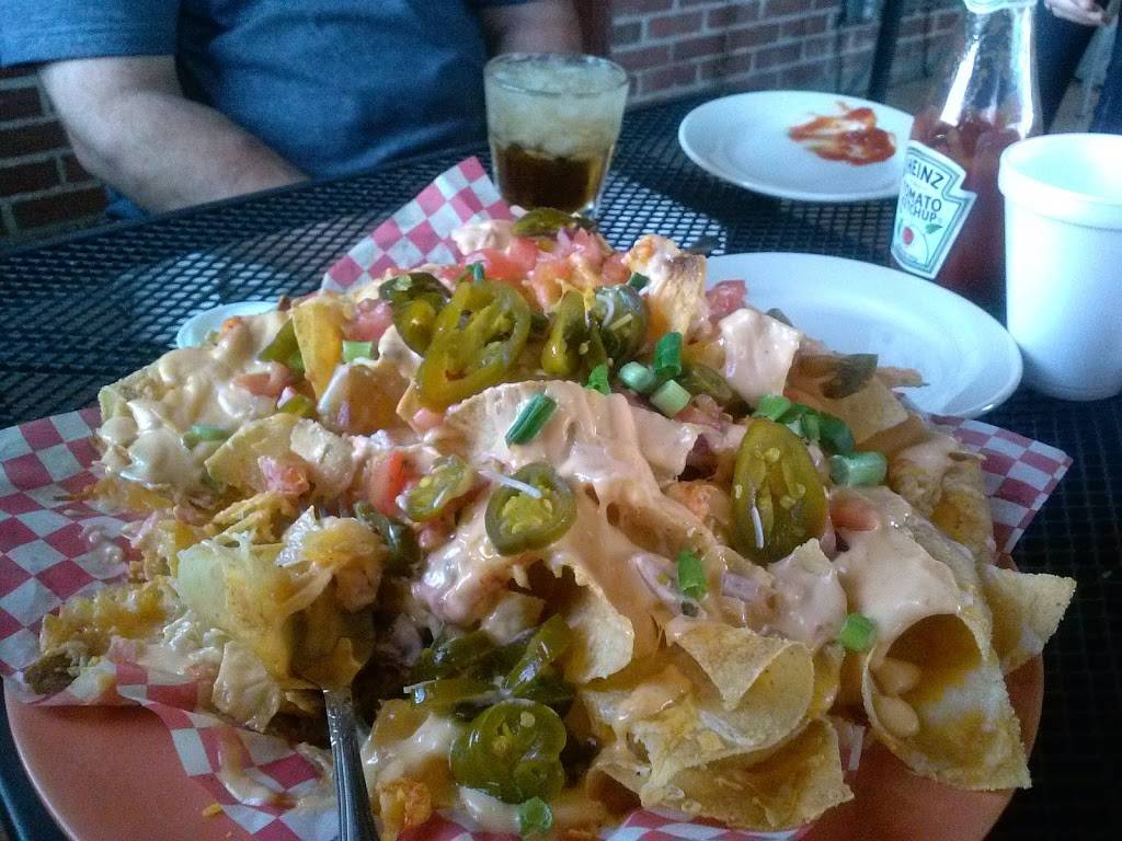 Fillin Station | restaurant | 692 Howard Ave, Biloxi, MS 39530, USA | 2284352522 OR +1 228-435-2522