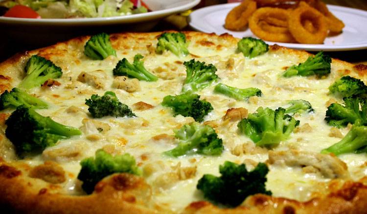 Casa Bella Pizza - brick oven pizza & more | meal delivery | 454 Main St, Medfield, MA 02052, USA | 5083594040 OR +1 508-359-4040