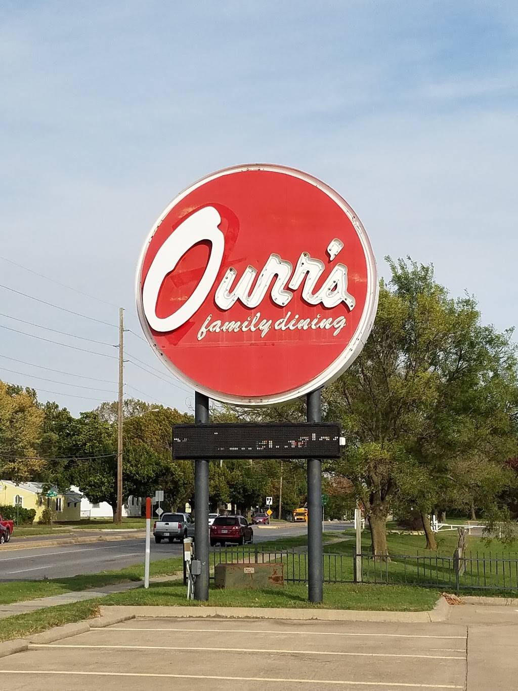 Ourrs Family Dining | restaurant | 1606 S Georgetown St, Wichita, KS 67218, USA | 3169272191 OR +1 316-927-2191