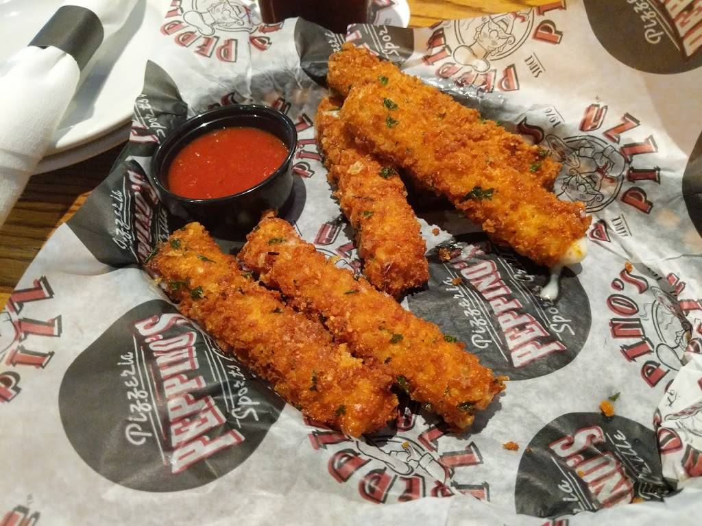 Peppinos Sports Grille & Pizzeria | restaurant | 1515 Eastport Dr, Grand Rapids, MI 49508, USA | 6165548880 OR +1 616-554-8880