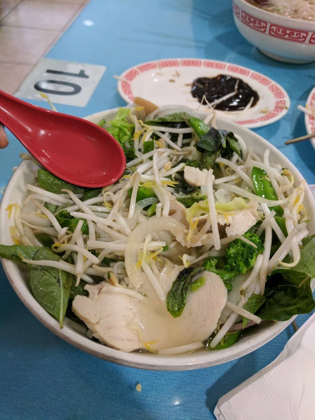 Pho Hoa Noodle Soup | Charlotte | restaurant | 3000 Central Ave, Charlotte, NC 28205, USA | 7045367110 OR +1 704-536-7110