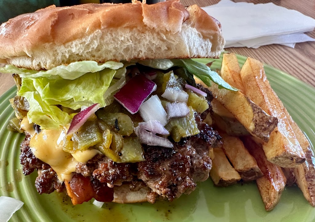 Queens RV Park and Restaurant | restaurant | 3670 Queens Hwy, Carlsbad, NM 88220, USA | 3255139338 OR +1 325-513-9338