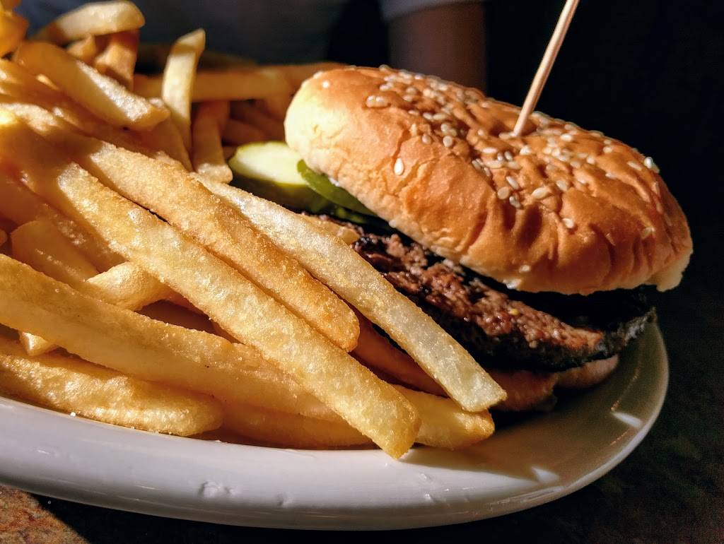 Red Hot Inn Restaurants | restaurant | 3175 Leonard St NE, Grand Rapids, MI 49525, USA | 6169569425 OR +1 616-956-9425