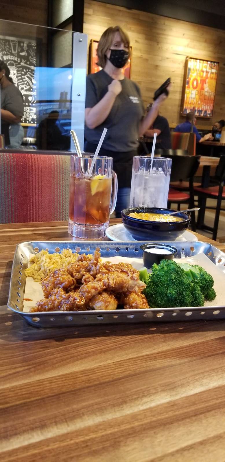 Chilis Grill & Bar | restaurant | 3093 William St, Cape Girardeau, MO 63703, USA | 5736688044 OR +1 573-668-8044