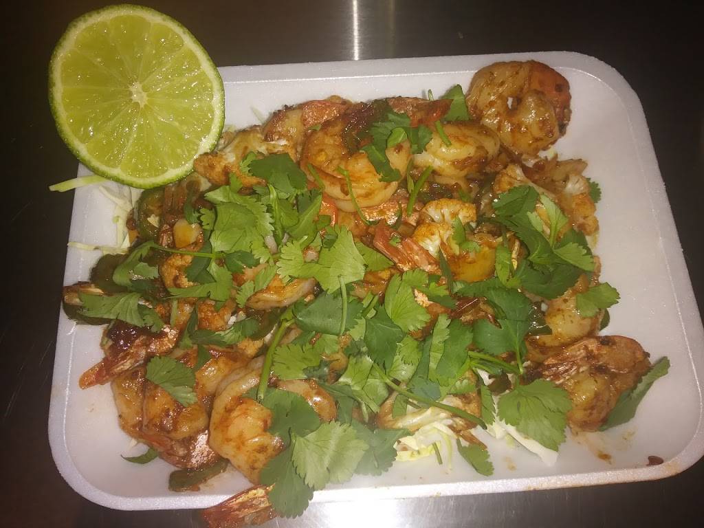 Lunas tacos | restaurant | 6901 McCart Ave, Fort Worth, TX 76133, USA | 8172312050 OR +1 817-231-2050