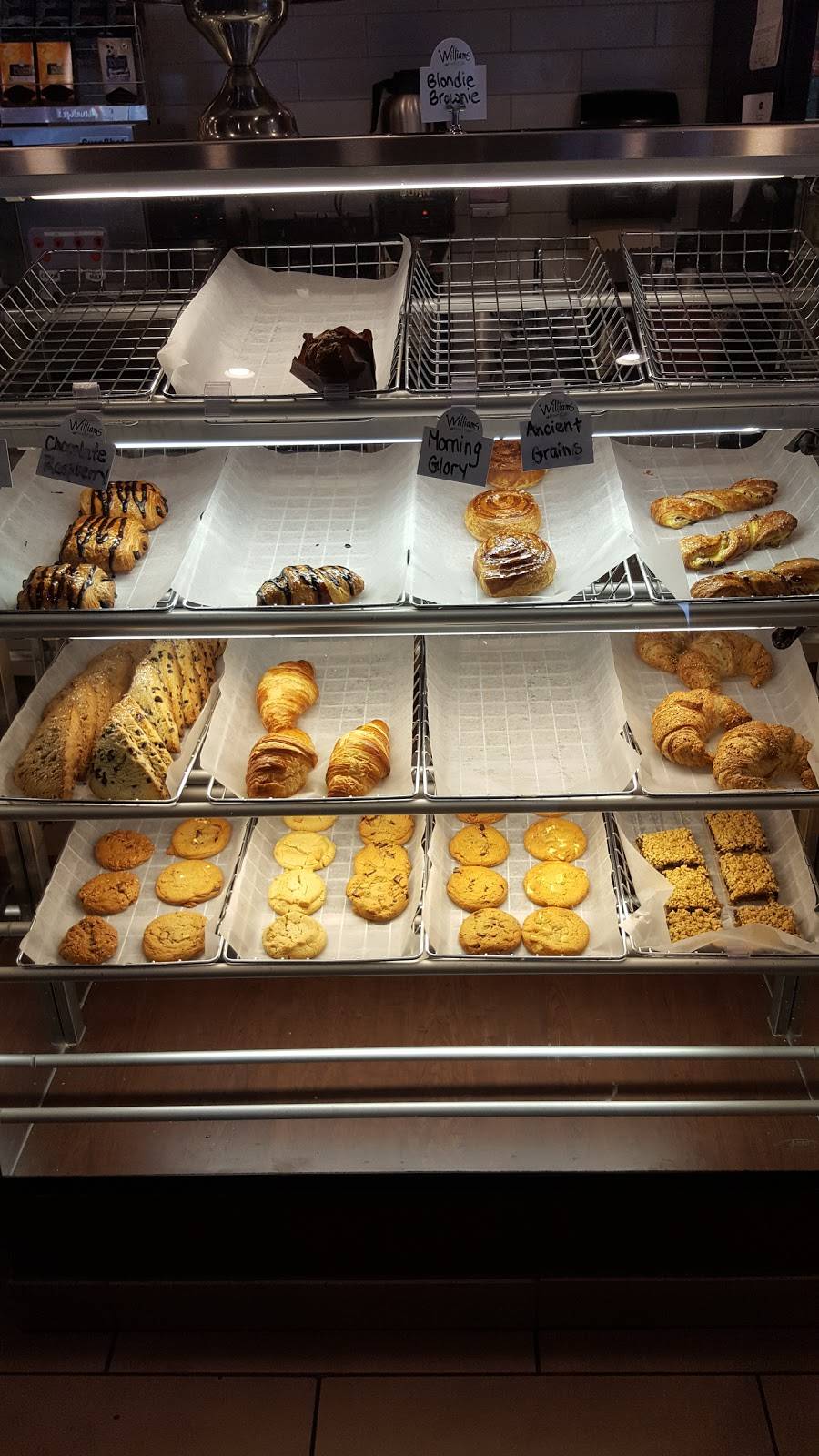 Williams Fresh Cafe | restaurant | 1245 Highbury Ave N, London, ON N5Y 1A6, Canada | 5194521800 OR +1 519-452-1800