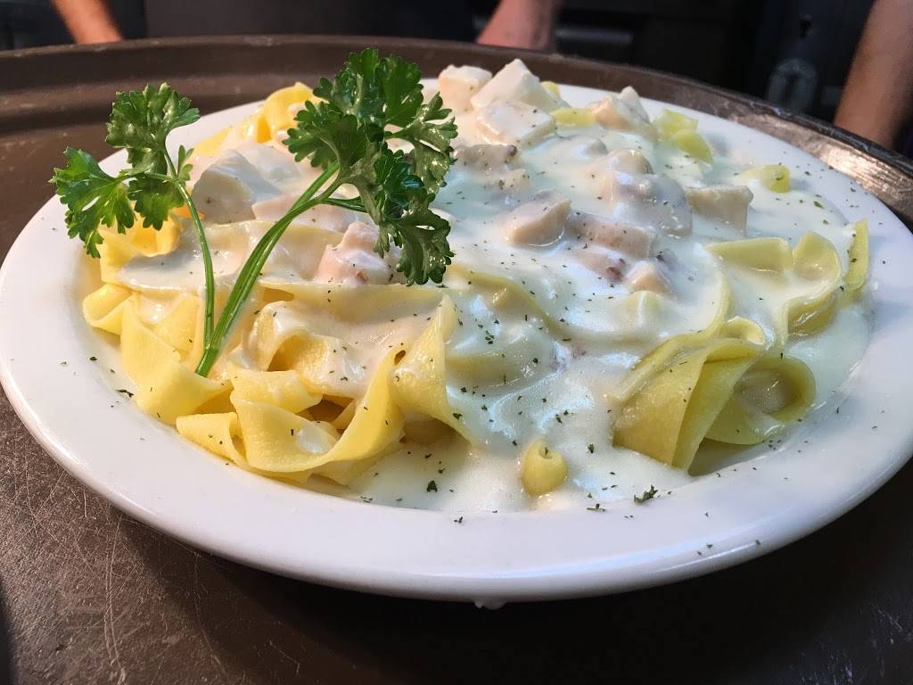 Vincents Italian Restaurant | restaurant | 5914 N Orange Blossom Trail, Mt Dora, FL 32757, USA | 3527354578 OR +1 352-735-4578