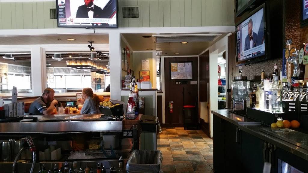 Chilis Grill & Bar | restaurant | 1741 Manhattan Blvd, Harvey, LA 70058, USA | 5043675594 OR +1 504-367-5594