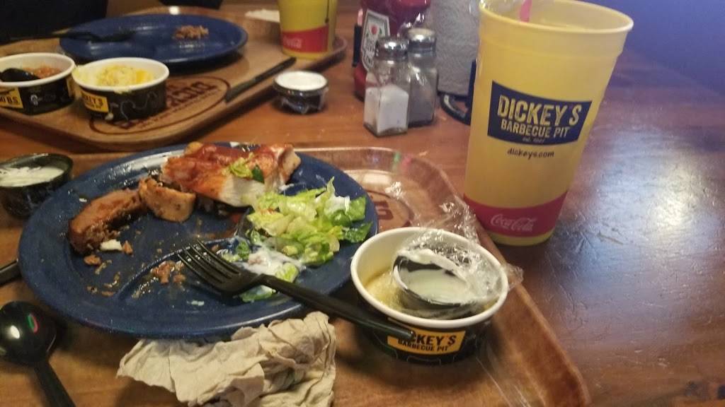 Dickeys Barbecue Pit | restaurant | 2710 W Commerce St, Buffalo, TX 75831, USA | 9033226666 OR +1 903-322-6666