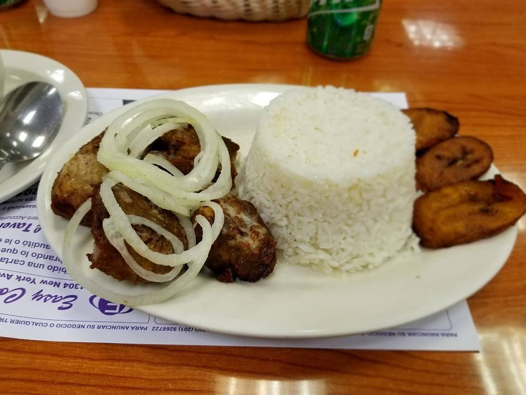 Gilbertos Cafeteria | restaurant | 7616 Bergenline Ave, North Bergen, NJ 07047, USA | 2018549876 OR +1 201-854-9876