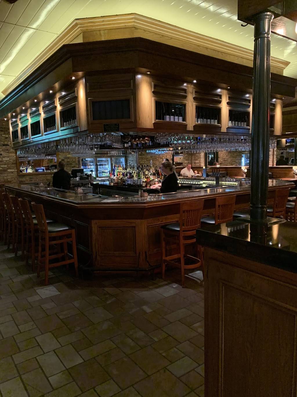 Charlestons Restaurant | restaurant | 300 Ed Noble Pkwy, Norman, OK 73072, USA | 4053600900 OR +1 405-360-0900