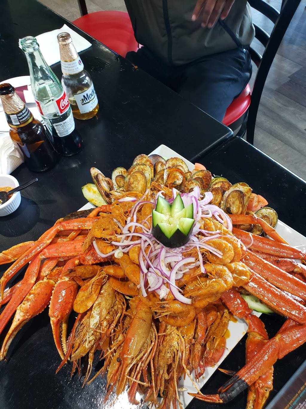 Mi Vallarta | night club | 1101 N La Fox St, South Elgin, IL 60177, USA | 2242277222 OR +1 224-227-7222