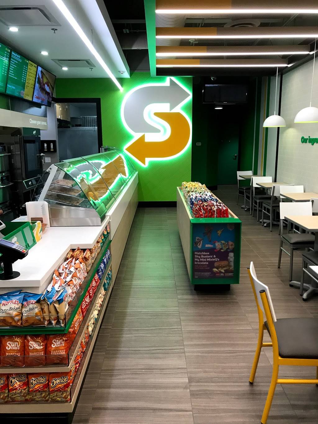 Subway Restaurants | restaurant | 1968 2nd St, Highland Park, IL 60035, USA | 8474333782 OR +1 847-433-3782