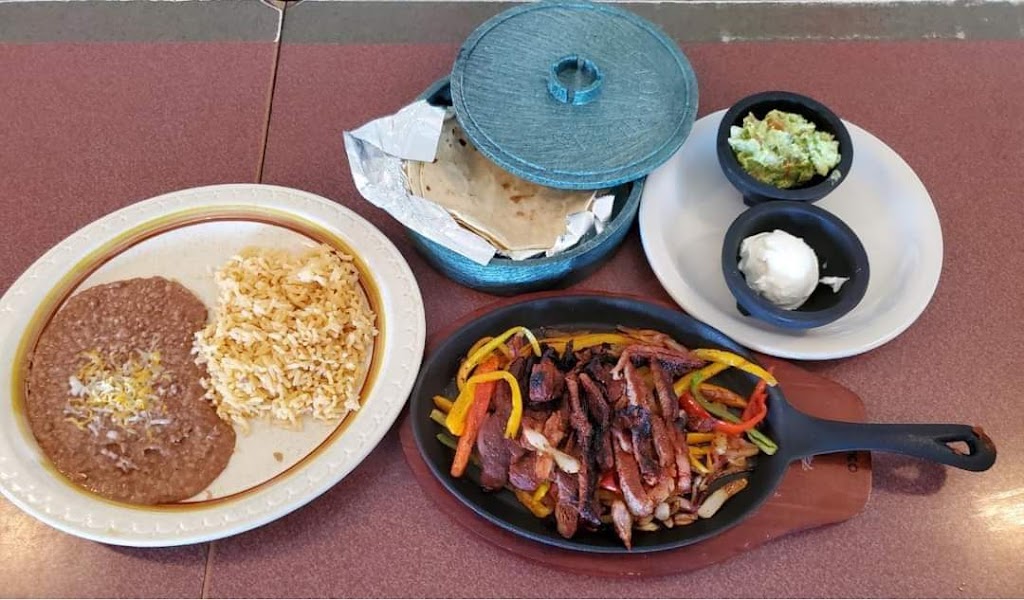 Plaza Mexican American Food | restaurant | 1190 W Rex Allen Dr, Willcox, AZ 85643, USA | 5207661102 OR +1 520-766-1102