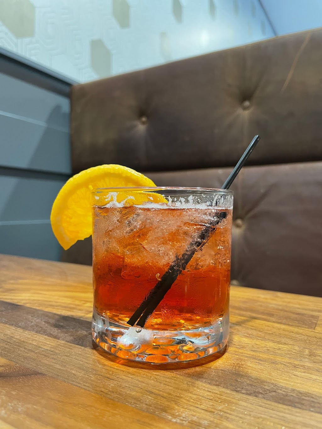 Seven Ten Social | restaurant | 1055 E 55th St, Chicago, IL 60615, USA | 7733472695 OR +1 773-347-2695